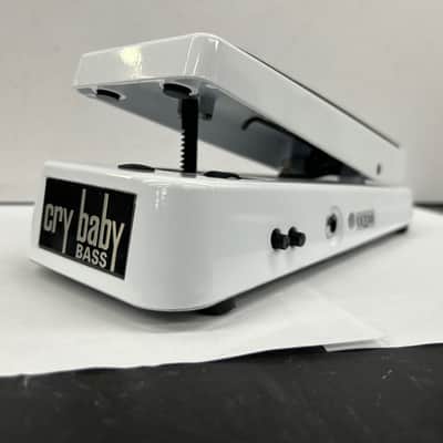 Dunlop 105Q Cry Baby Bass Wah 1999 - Present - White image 2