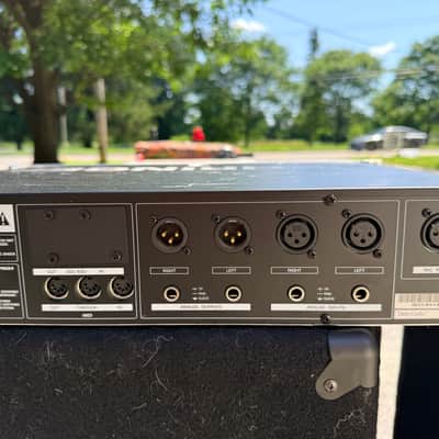 Behringer Ultra-Curve Pro DSP8024 Digital 24-Bit Dual DSP Mainframe Equalizer and Multi-Effect 2000s - Silver image 4
