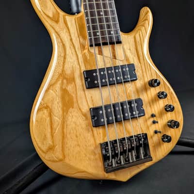 Marcus Miller M5-5 - Natural image 4