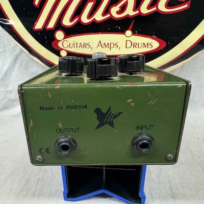 Electro-Harmonix x Sovtek " Green Russian " Big Muff π Pi version 7C 3rd Edition Distortion Fuzz Pedal with Original Wood Box - BM-1-01.00.001 ~2000 - Bubble Font / 6-Screw Chassis image 12