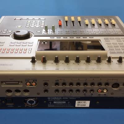 Yamaha AW2816 Professional Audio Workstation 16-Track Digital Recorder [2000s] image 3