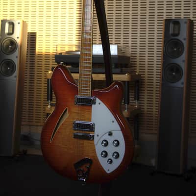 Rickenbacker 360 1983 - cherry sunburst image 3