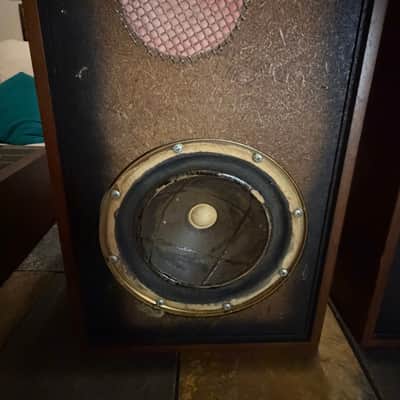 KLH Model 32 speakers in great condition - 1970's image 4
