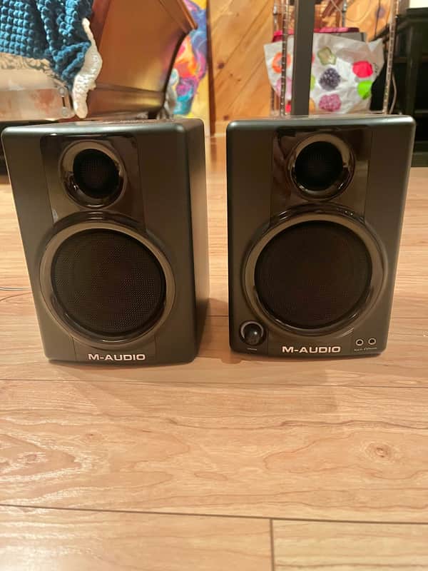 M-Audio Studiophile AV 30 Speakers image 1