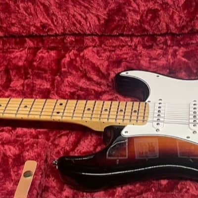 Fender player series Sunburst ( 75th anniversary) image 3