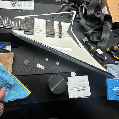 Jackson Pro Series Matt Tuck Signature Rhoads 2009 - 2010 - Snow White with Black Bevels image 12