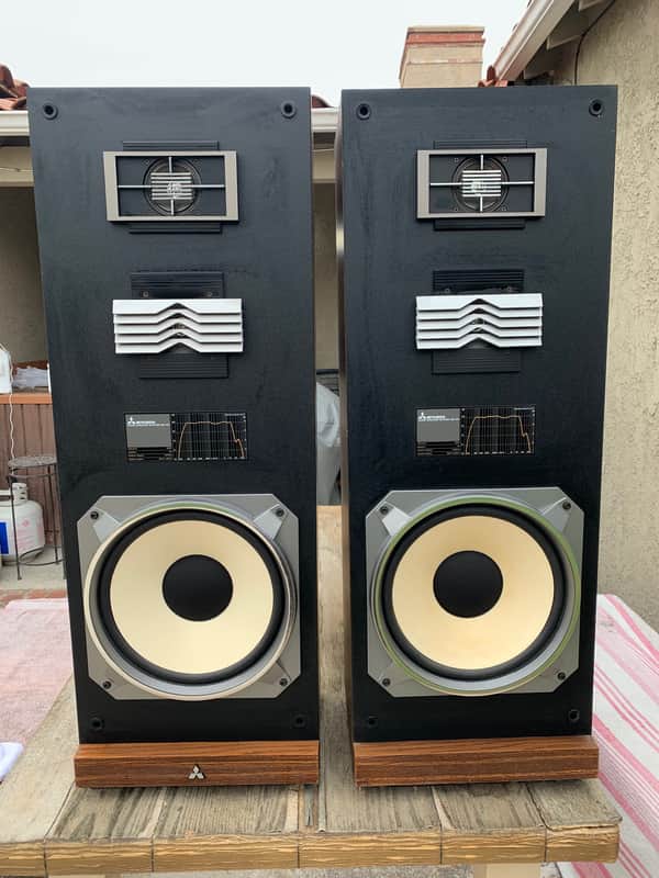 Vintage Mitsubishi SS-151 Tower 3 Way Speakers - Pair - Tested and Working image 1