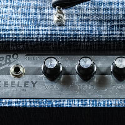 USED Supro 1970RK Keeley Custom 25-Watt 1x10" Guitar Combo blue rhino image 4