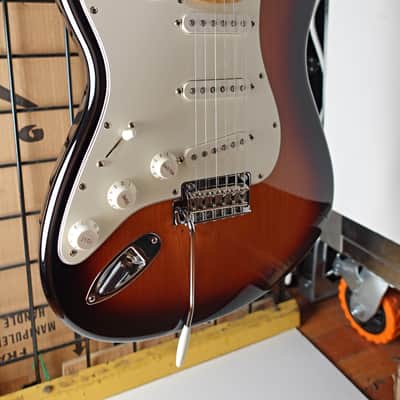 Fender Player Series Stratocaster 2022 - Sunburst - LEFTY image 3