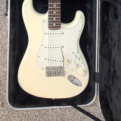 2011 Fender American Standard Stratocaster EXCELLENT GUITAR! USA! 2011 - White image 20