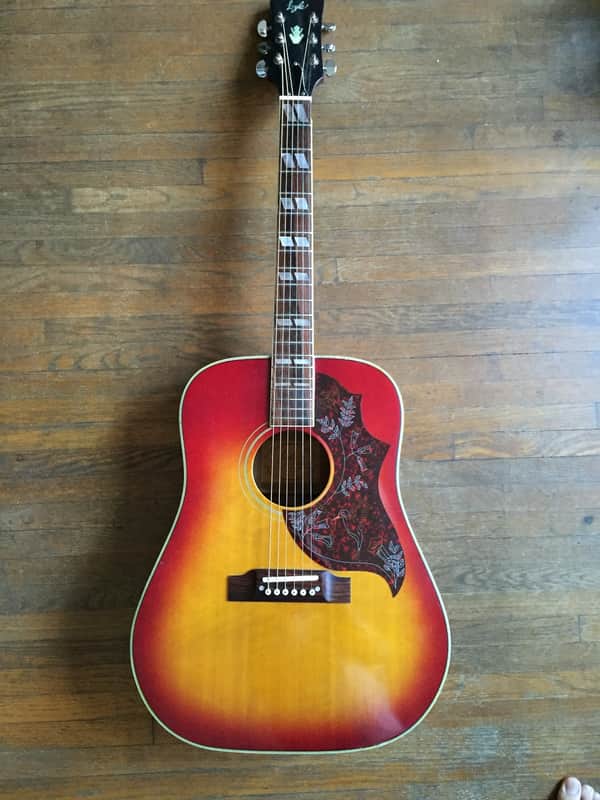 VINTAGE LYLE 680-L (GIBSON LAWSUIT) HUMMINGBIRD ACOUSTIC GUITAR