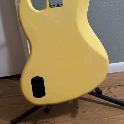Fender Deluxe Active Jazz Bass V 2004- 2016 - Vintage White image 7