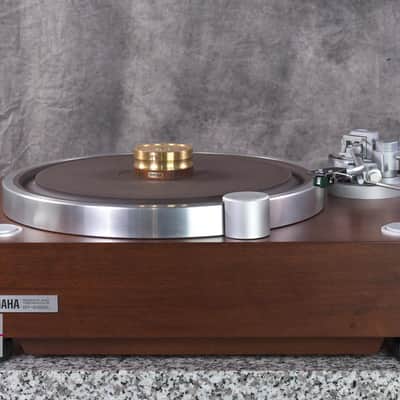 YAMAHA GT-2000L Turntable W/ Auto Lifter Adjust In Very Good Condition image 4