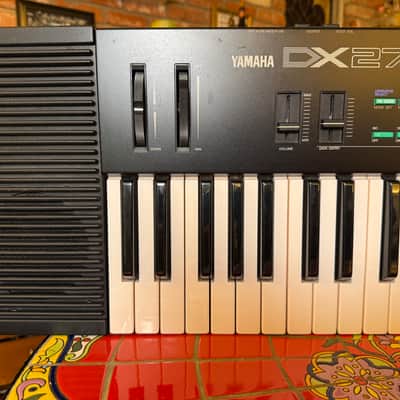 Yamaha DX27S FM 4OP Algorithm Synthesizer 1985 - Black image 2