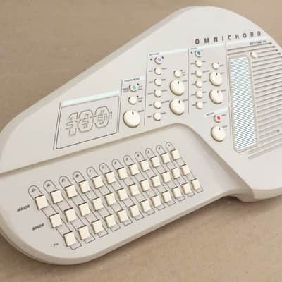 Suzuki OM-100 Omnichord Vintage Synthesizer Auto Harp Auto Chord + Original Soft Case image 4
