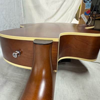 Godin 5th Avenue CW Kingpin II 2 Archtop Hollowbody Guitar with Soft Case 2003 image 24