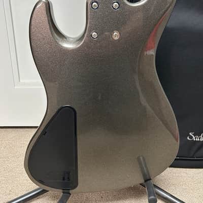 Sadowsky MetroExpress 21 Fret Vintage M/J Bass 5 String Maple Fretboard - Silver Metallic image 4