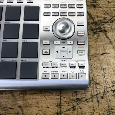 Used Akai MPC Studio Music Production Controller V1 with Bag USB Cable and THE 809 MPC Expansion CD image 6