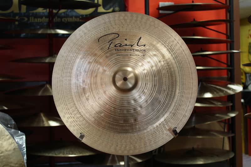 Paiste 18" Innovations Medium China 1191g imagen 1
