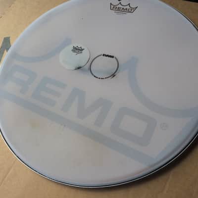 Remo Silentstroke Floor Tom or Bass Drum Head 16" with Evans and Remo Impact Patches 2010s - White image 4