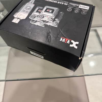 Xvive U4R4 Wireless In-Ear Monitoring System 2010s - Black image 6