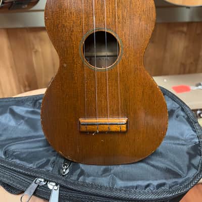 Martin Style 0 Soprano Mahogany Ukulele 1930's- 1940's  One repaired crack w/soft bag image 3