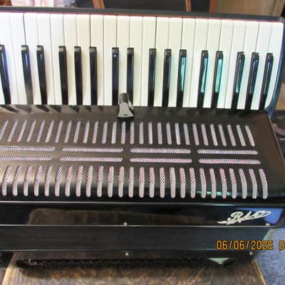 Rio accordion,120 bass,3/4 reeds,LMM,17.5" KB,toggle treble register, image 6