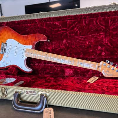 Fender Select Stratocaster SSS 2012 - Dark Cherry Sunburst