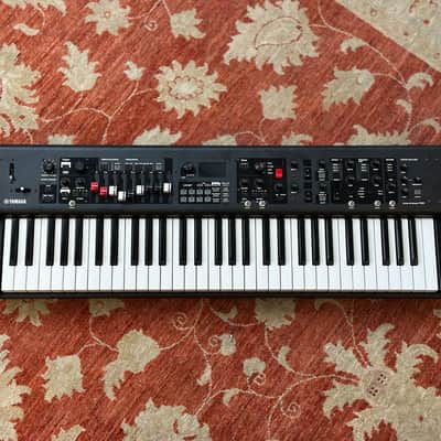 YAMAHA YC61 61-Key Synthesizer/Stage Keyboard image 2