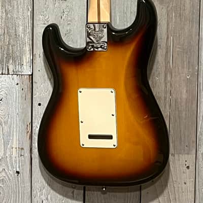 2005 Fender 60th Anniversary American Series Stratocaster, Rosewood Fretboard 3-Color Sunburst, Very Collectable and Ships Fast ! image 10