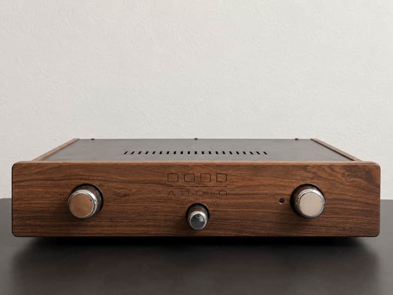 Dodd Audio Tube Line Stage Preamplifier battery powered - Wood