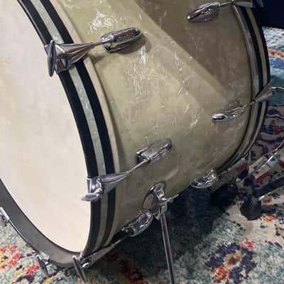 Slingerland – 1960s Vintage Radio King 4-Piece Set 22", 16", 13", with Matching 5x14" Artist Model Snare Drum  – White Marine Pearl image 6