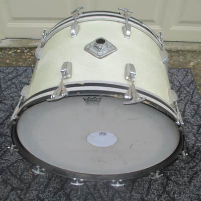 Ludwig Vintage Super Classic 22 X 14 Bass Drum, Silver Sparkle, 1960s Classic image 7
