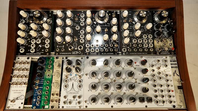 Blue Lantern Simple ADSR Looping Envelope Generator - 8HP