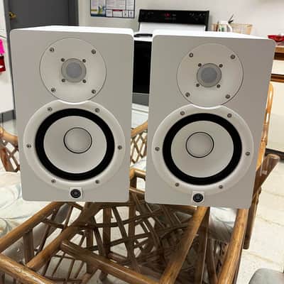 Yamaha HS7 6.5" Powered Studio Monitor (Pair) - White image 1