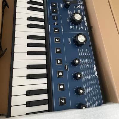 Novation MiniNova 37-Key Synthesizer (barely used)(includes box/manual/power supply)