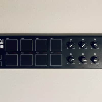 Akai LPD8 MKII MIDI Pad Controller 2022 - Present - Black