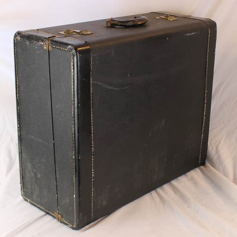 Black Italian Accordion Hard Case 21.50" x 18.50" x 9.75 (54.50cm x 47cm x 24.75) image 1
