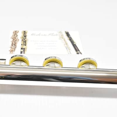 Mint Pearl 795 Elegante Semi-Pro Open Hole Flute Inline G & B Foot Sterling (MSRP $4069.99) image 16