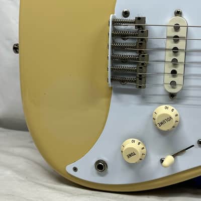 Fender 1981 Bullet Doublecut Electric Guitar with Hard Shell Case image 7