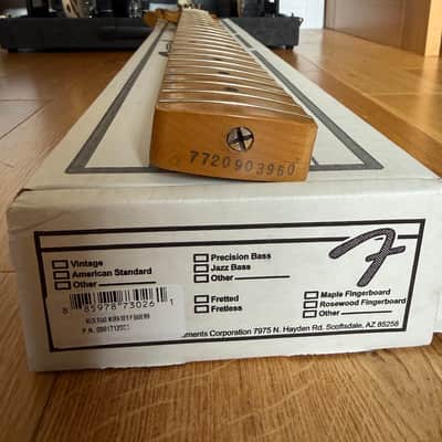 Fender Neck, Road Worn® '50's Precision Bass® Neck, 20 Vintage Frets, Maple, "C" Shape image 7