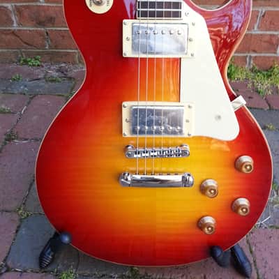 AXE Tradition 2014 Cherry Sunburst LP style, Locking tuners, Bone nut, "B" Stock image 1