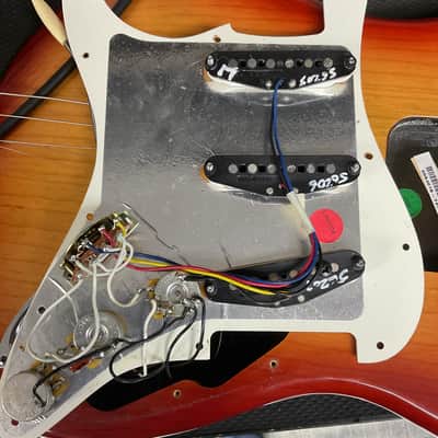 Fender American Series Stratocaster with Rosewood Fretboard 2003 - 2007 - Sienna Sunburst image 13