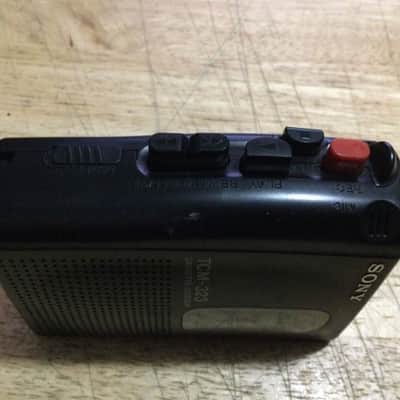 Sony Walkman TCM-323 Cassette-Corder Built In Mic Speaker image 2