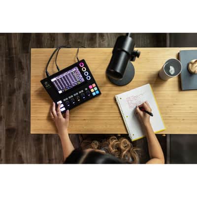 Mackie DLZ Creator XS Compact 6-channel Digital Mixer image 8