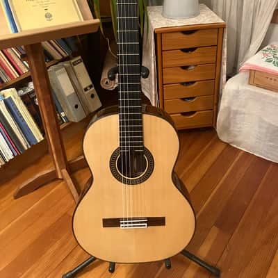 Amalio Burguet 3m classical guitar 2002, hand made in Spain, signed - Lacquer image 14