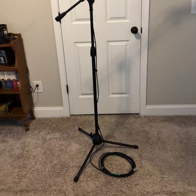 Sennheiser e945 Supercardioid Mic w/Boom Stand & 25' XLR Cable