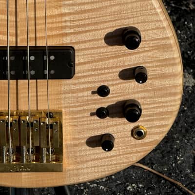 Fodera Monarch Std. 4 String Bass 2020 - gorgeous Fiddleback Maple 8 lbs. 7 oz. example by the Fodera Boyz ! image 12