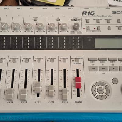 Zoom R16 USB Audio Interface / Digital Multitrack Recorder / Control Surface 2010s - White image 2