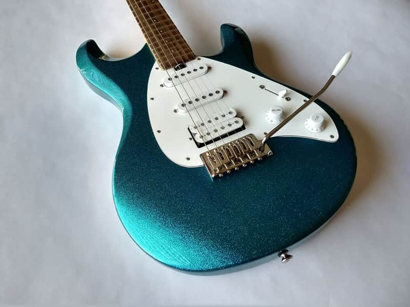 ■OLP MM4 ERNIE BALL Musicman Silhouette □OLP MM4 ERNIE BALL Musicman Silhouette OLP MM4 Blue Sparkle